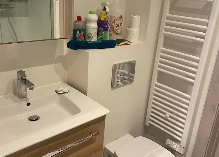 Double Esquinandra Dans Maison, Ideale Randonneurs Et Cyclistes - Gr223 3*